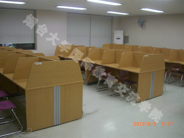 韩国大学宿舍自习室